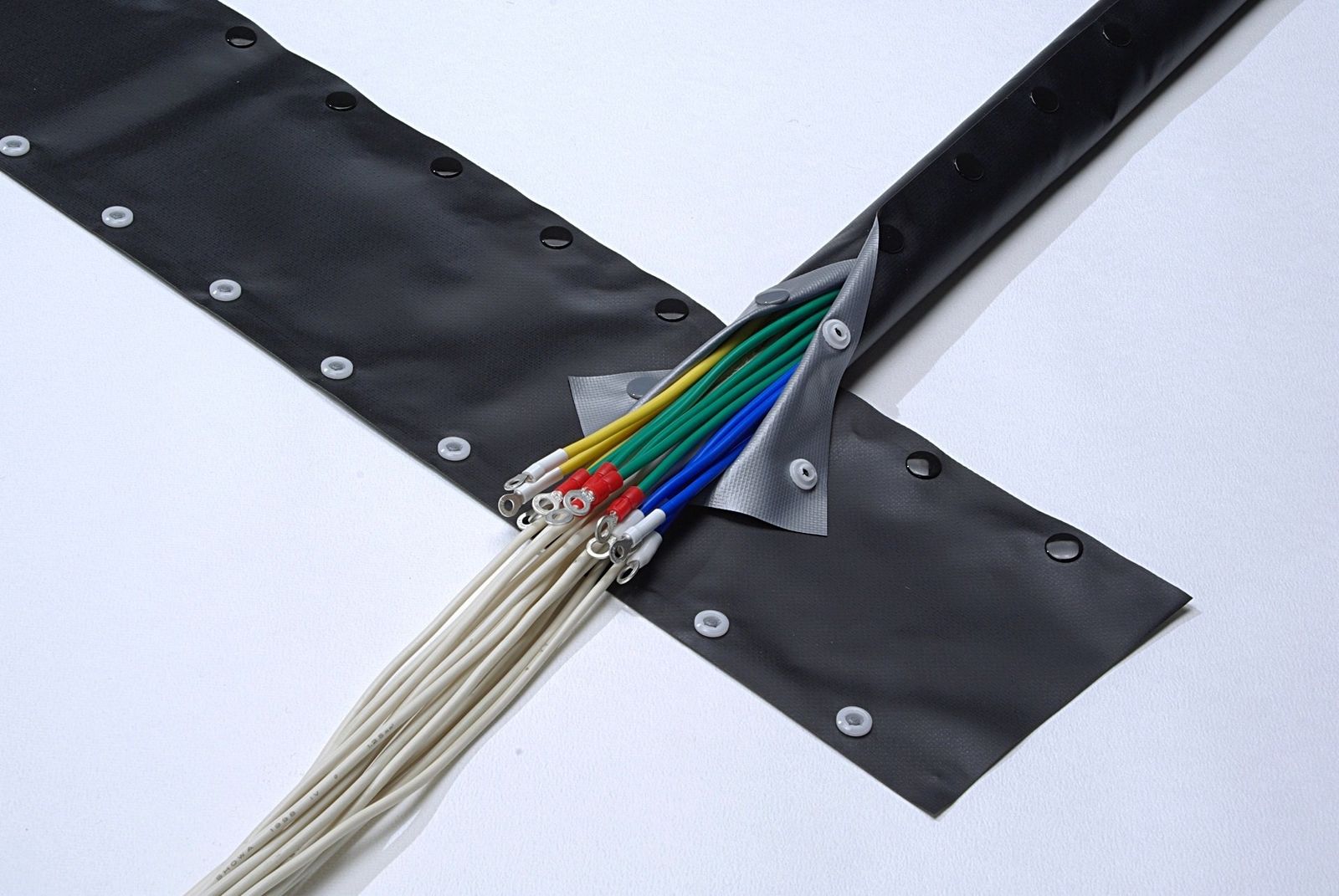 KST-50R | スナップチューブ 小箱入りタイプ | 興和化成 | MISUMI(ミスミ) 新品 興和化成 スナップチューブ KST-50R リバーシブル(ブラック、グレー) 25m入り