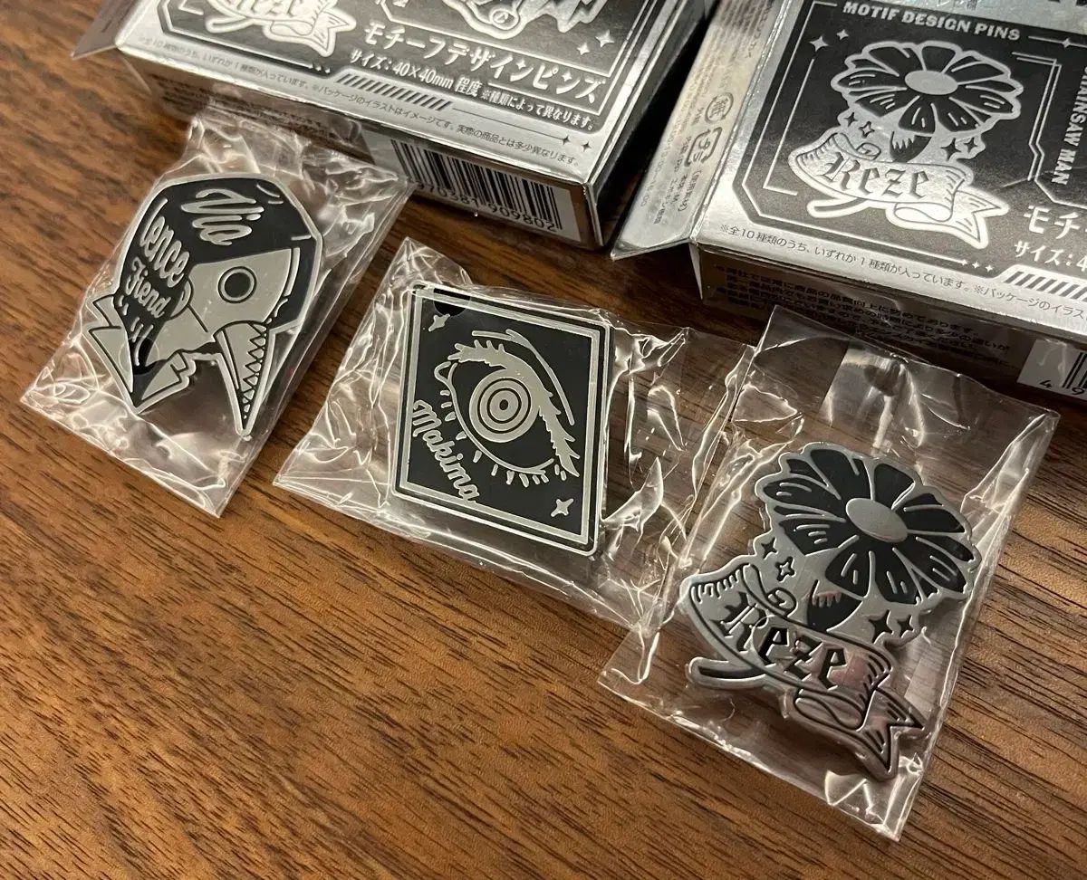 チェンソーマン モチーフデザイン ピンバッジ レゼ マキマ 暴力のマイン まとめ