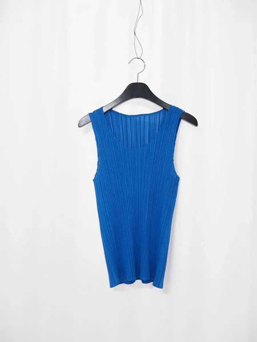 PLEATS PLEASE トップス - メルカリ