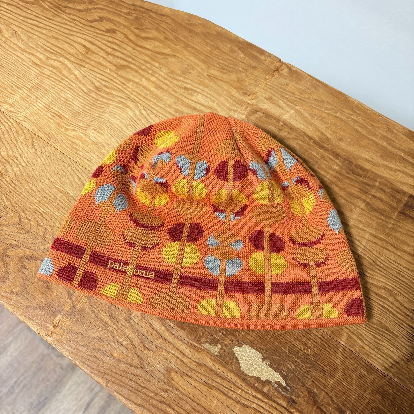 フランス製 patagonia 総柄 ボンボン ビーニー オレンジ 刺繍ロゴ FRANCE製 patagonia Beanie Hat 【 orange 】 パタゴニア ビーニー