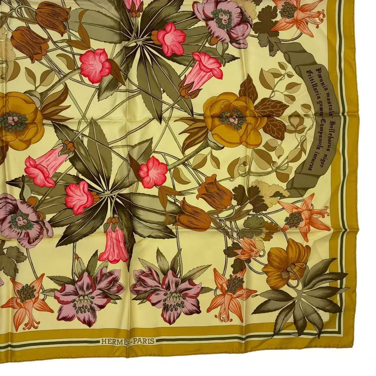 極美品 HERMES エルメス スカーフ カレ90 シルク Fleurs d'Hellade