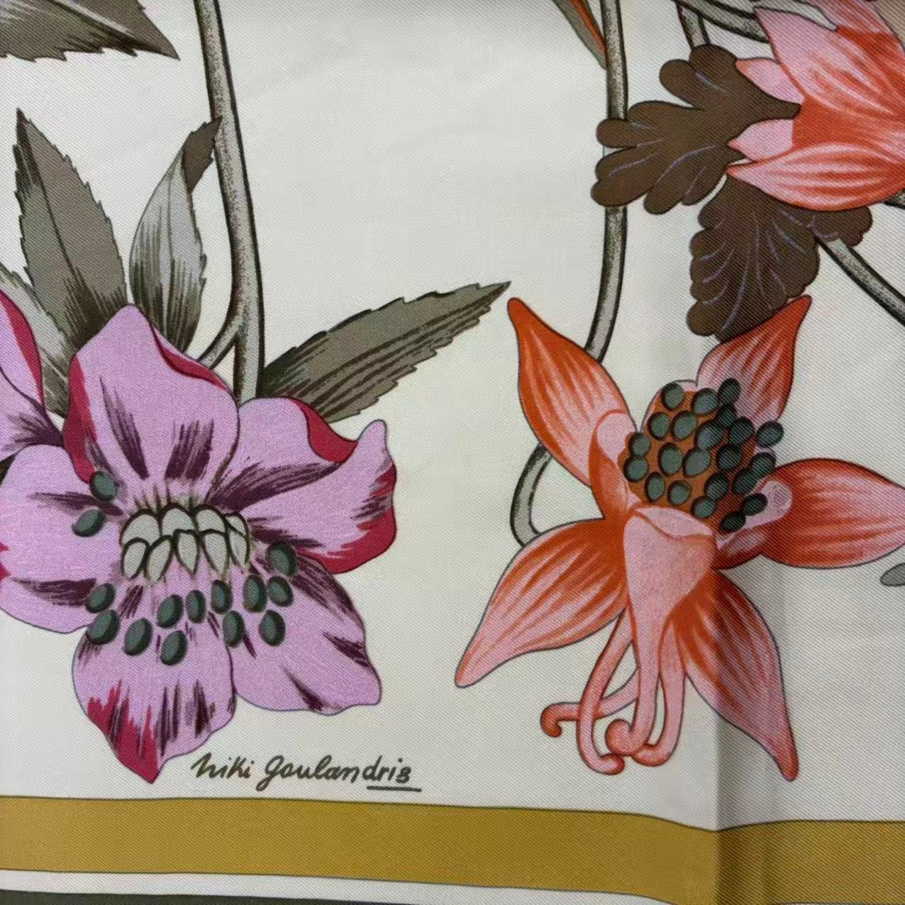 極美品 HERMES エルメス スカーフ カレ90 シルク Fleurs d'Hellade