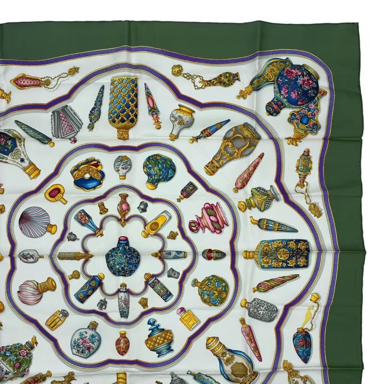HERMES エルメス　カレ90 香水瓶柄　グリーン　美品 極美品 HERMES エルメス カレ90 スカーフ Pourvu qu'on ait l'ivresse