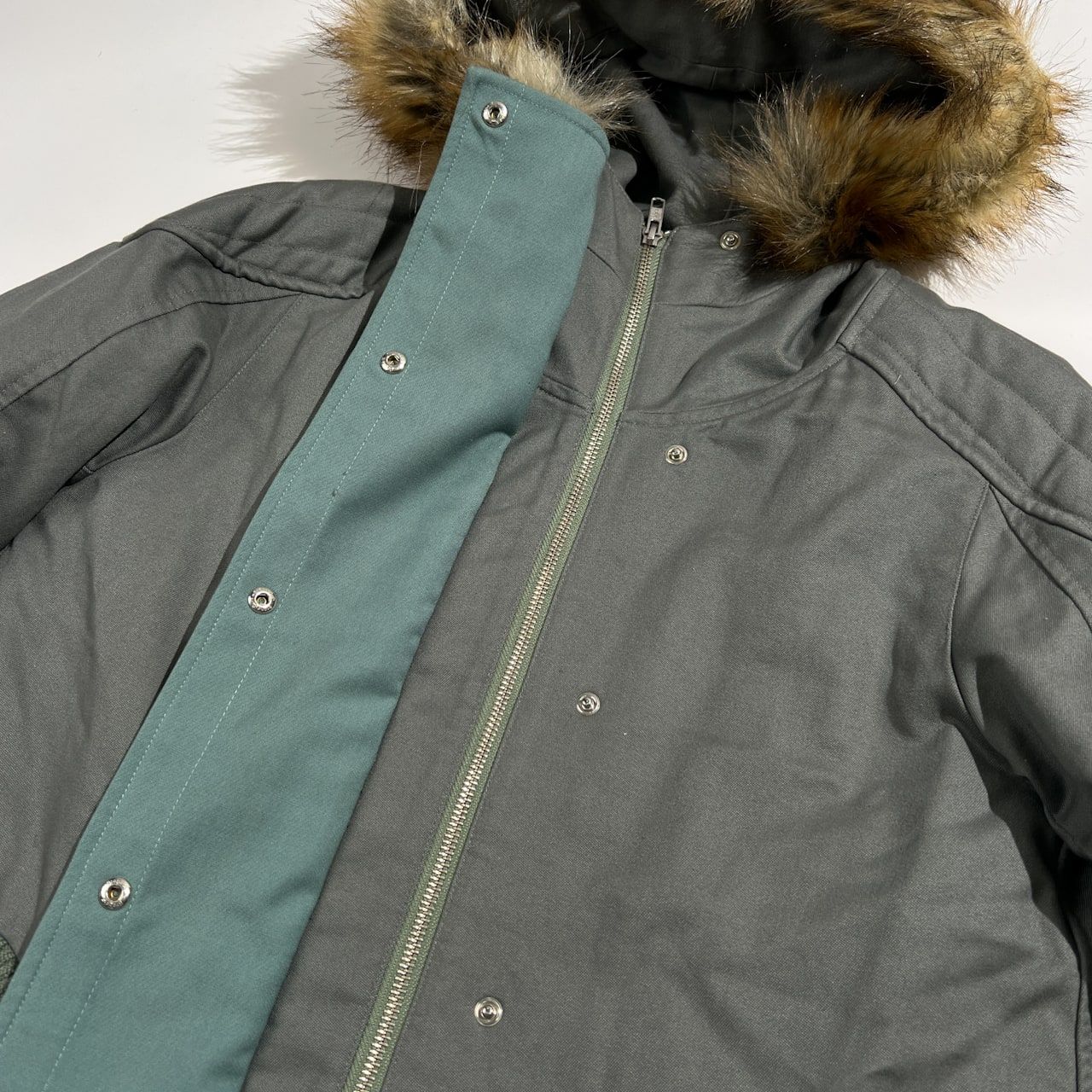 ゆきたんTSUMORI CHISATO ファーコート ブラウン・グリーン 2026年最新