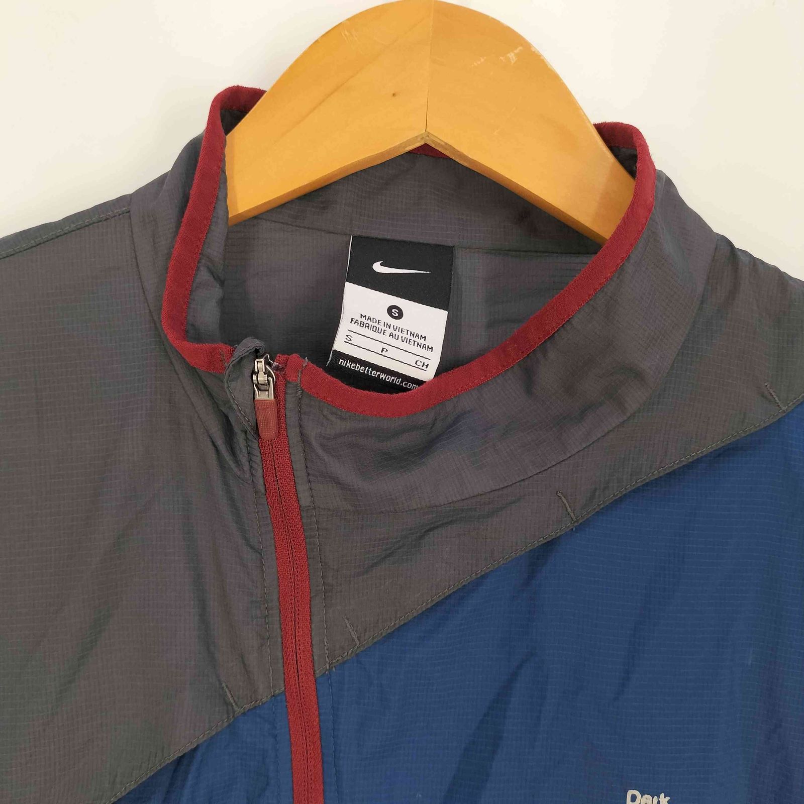 ナイキアンダーカバーギャクソウ NIKE UNDERCOVER GYAKUSOU