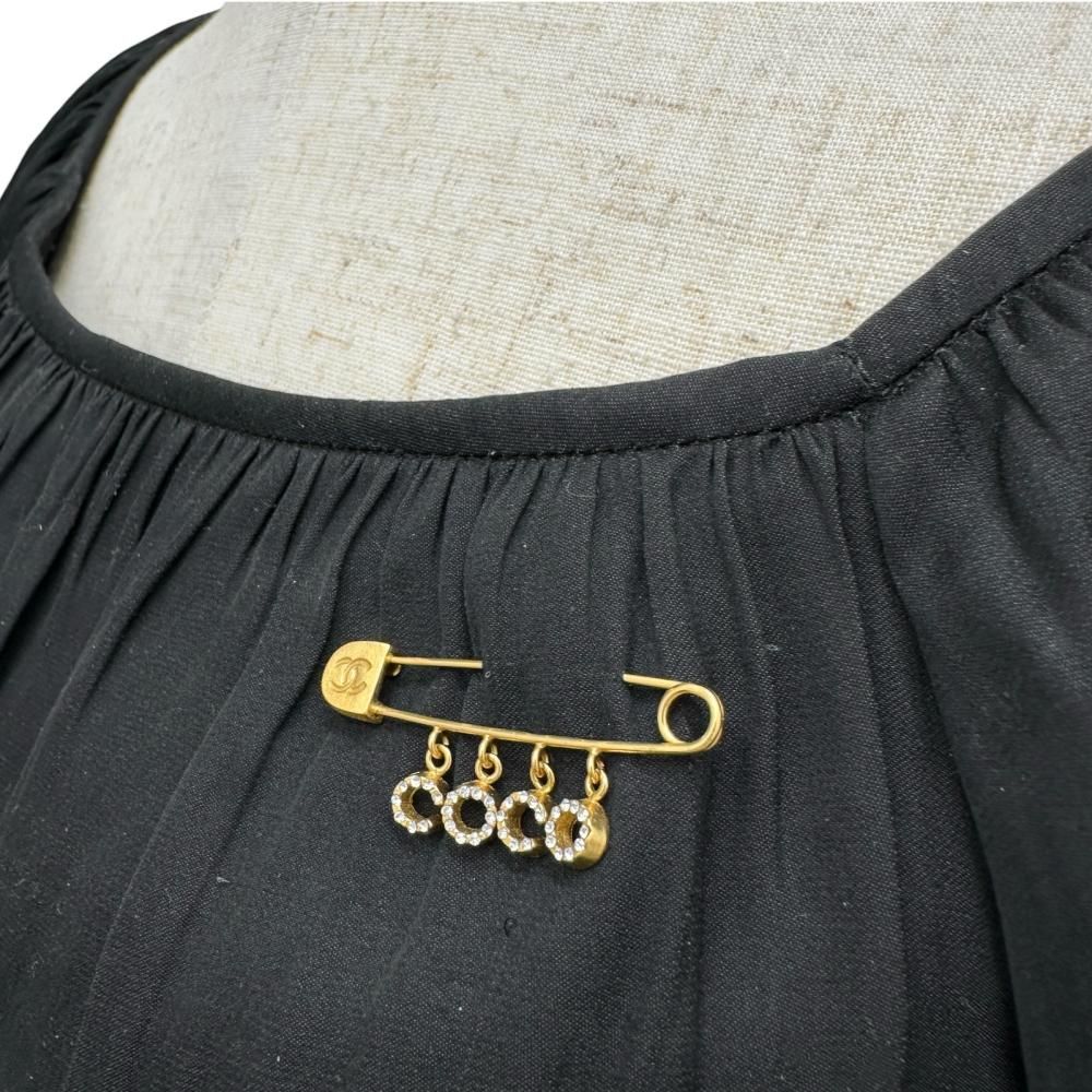 CHANEL/シャネル】安全ピン型 ラインストーン ブローチ COCOロゴ GP