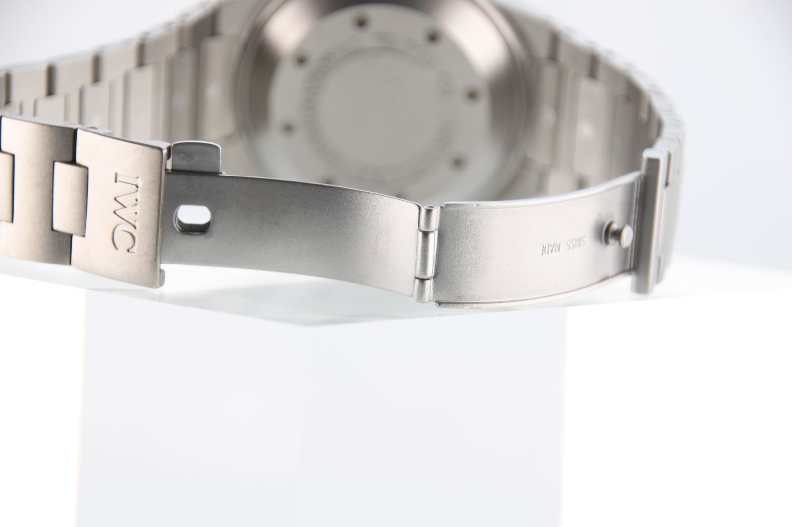 IW353803 チタニウム