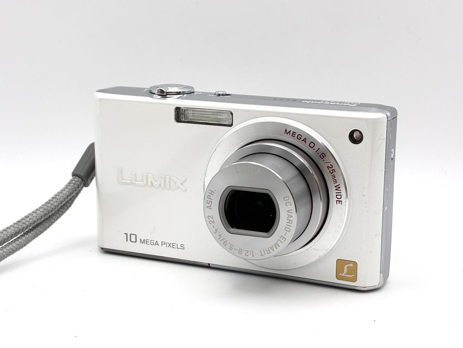 【動作品】Panasonic LUMIX デジカメ DMC-FX37 ホワイト 動作品】Panasonic LUMIX デジカメ DMC-FX37 ホワイト パナソニック