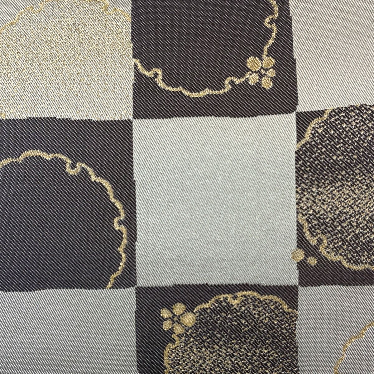 【美品】袋帯 六通 正絹 : 雪輪 松竹 箔 黒灰 美品】 袋帯 秀品 市松 雪輪 金銀糸 灰紫 六通 正絹 【中古】 - メルカリ