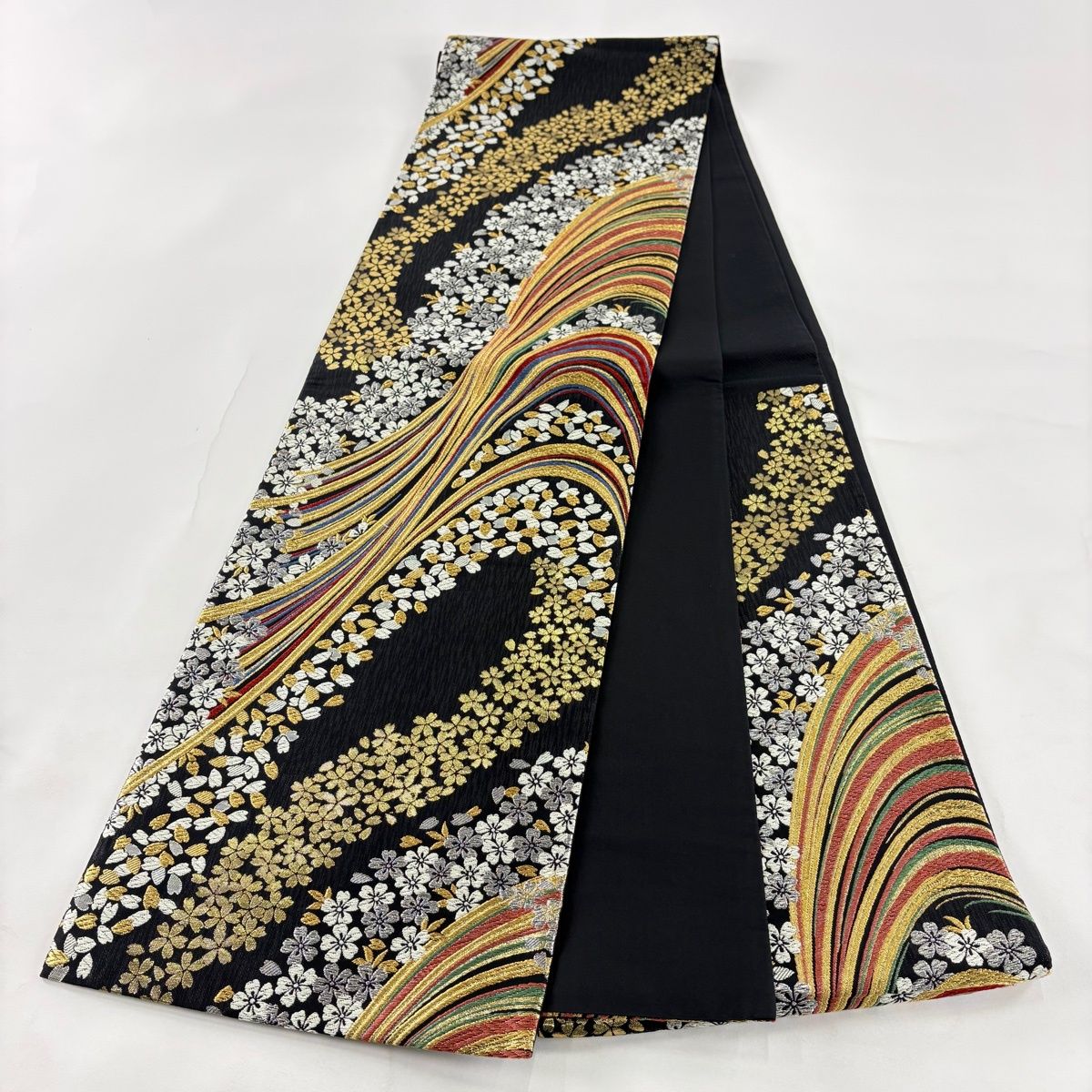 美品】 袋帯 秀品 桜 花びら 金銀糸 唐織 黒 六通 正絹 【中古