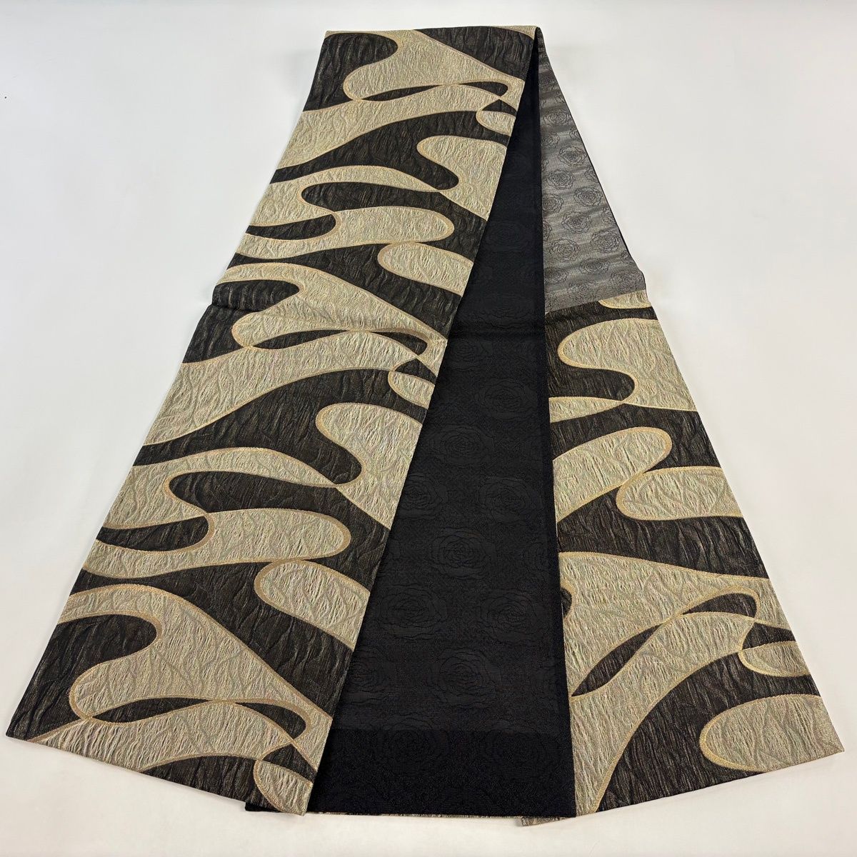 美品】 袋帯 名品 霞 金銀糸 墨色 六通 正絹 【中古】 - メルカリ