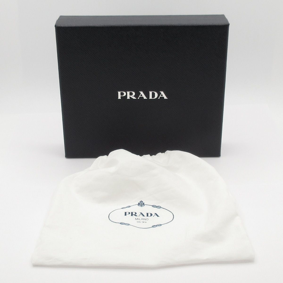 PRADA(プラダ) カチューシャ美品 - 1IH080 黒 - メルカリ