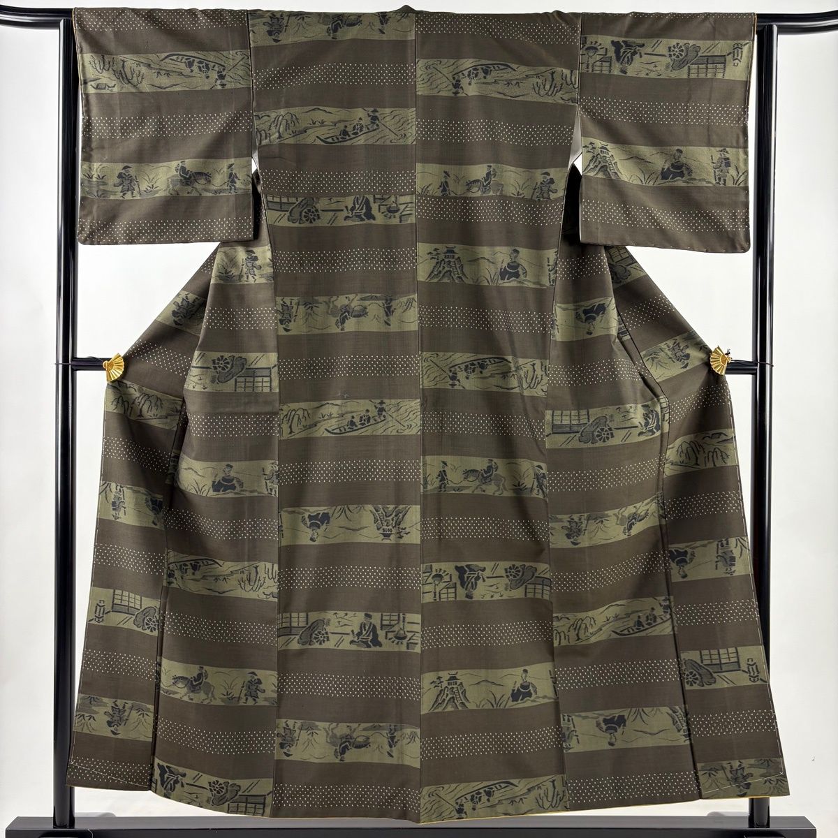 紬 美品 名品 155cm 63cm 正絹 【中古】 美品】 紬 身丈155cm 裄丈63cm S 袷 横段 人物 茶緑色 正絹 秀品