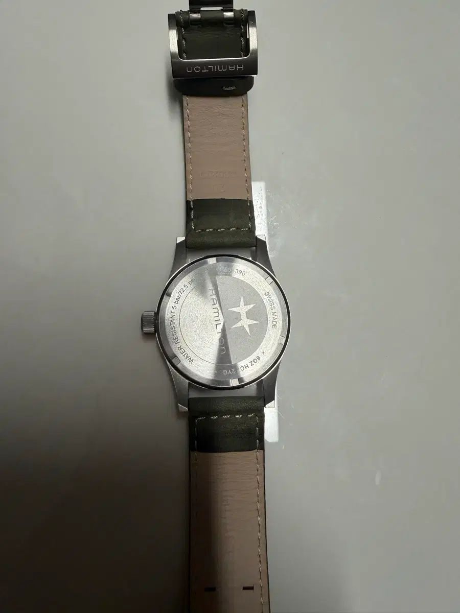 カーキフィールド