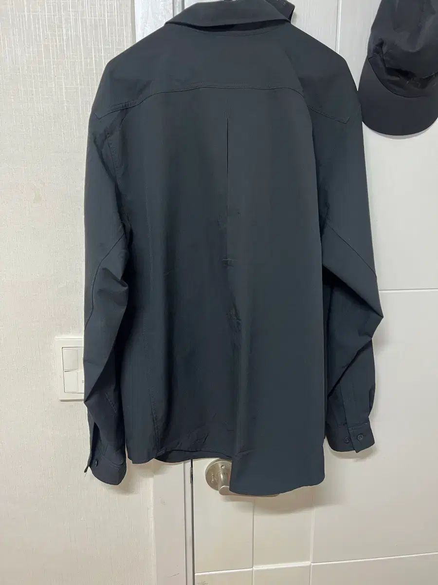 ナイキ ACG ドライフィット UV ディベステーション トレイル シャツ ブラック XL