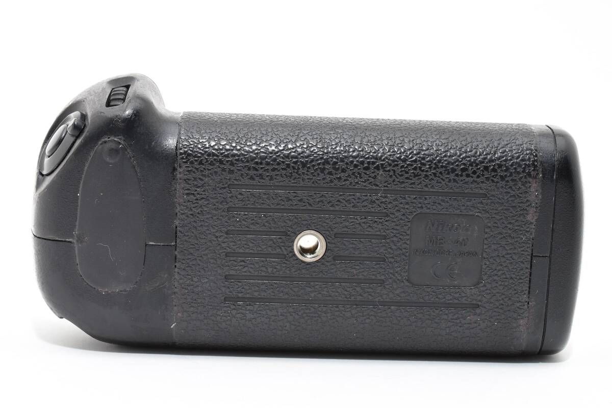 ☆良品☆Nikon ニコン MB-40 マルチパワーバッテリーパック☆ YM9449