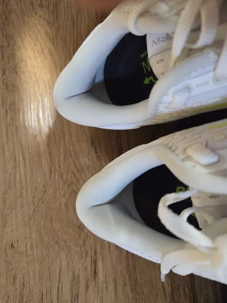  ブルックス グリセリン20 ランニングシューズ 250 cm ♥ 登山靴 トレッキングシューズ アウトドアシューズ