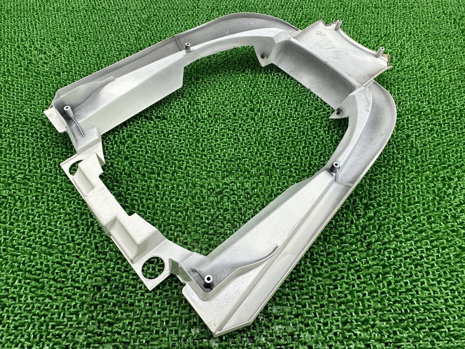 マグザム シートカウル パール 1B7 ヤマハ 純正 中古 バイク 部品 