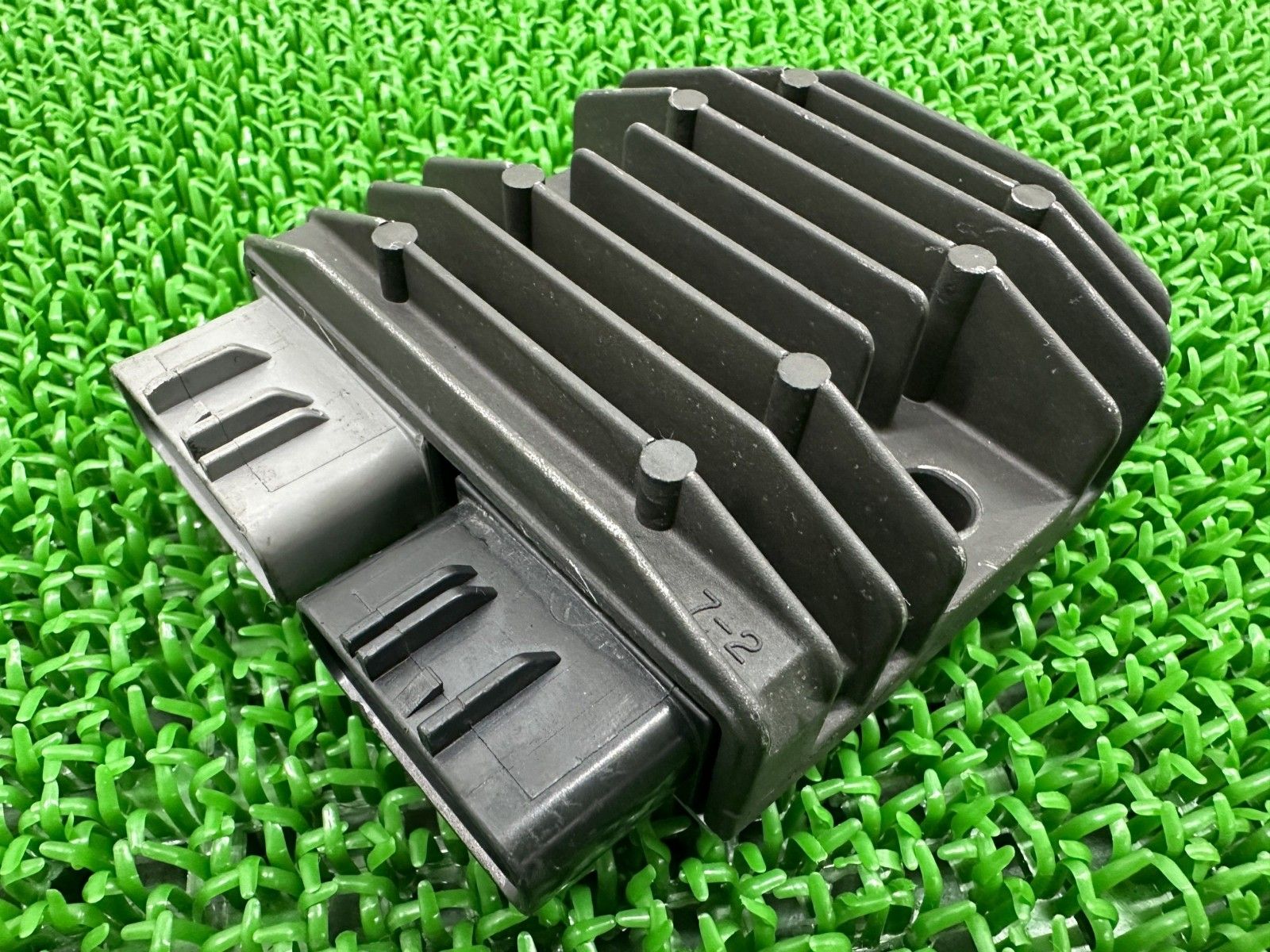 デイトナ675 レギュレター トライアンフ(TRIUMPH) 純正 中古