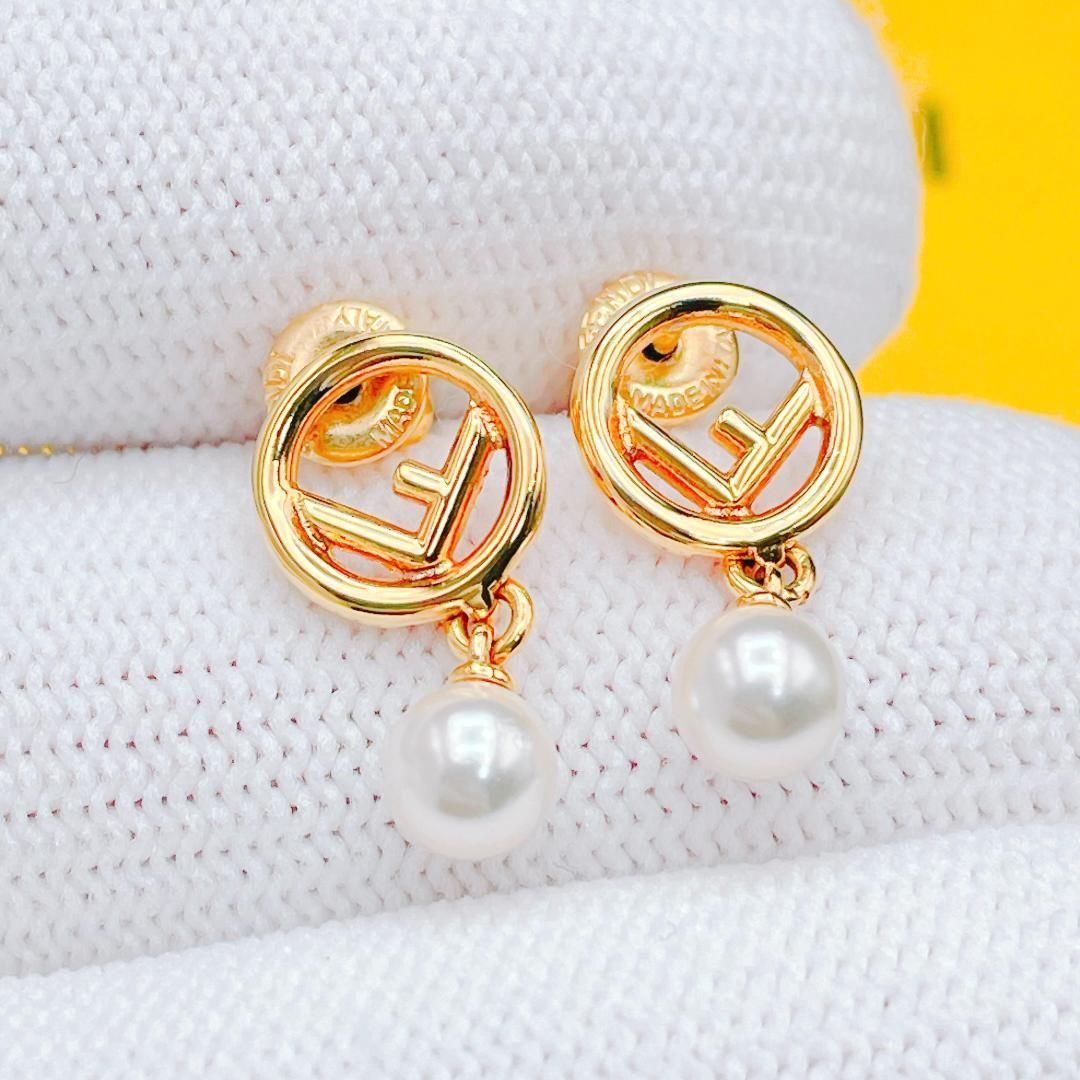 ◇フェンディ◇FENDI エフイズフェンディ ピアス パール ゴールド