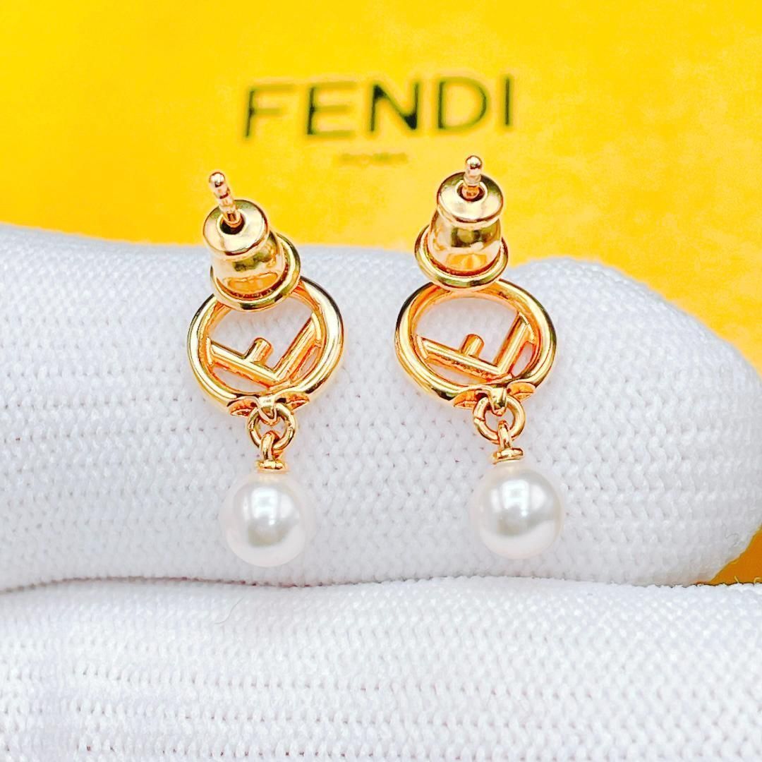 ◇フェンディ◇FENDI エフイズフェンディ ピアス パール ゴールド