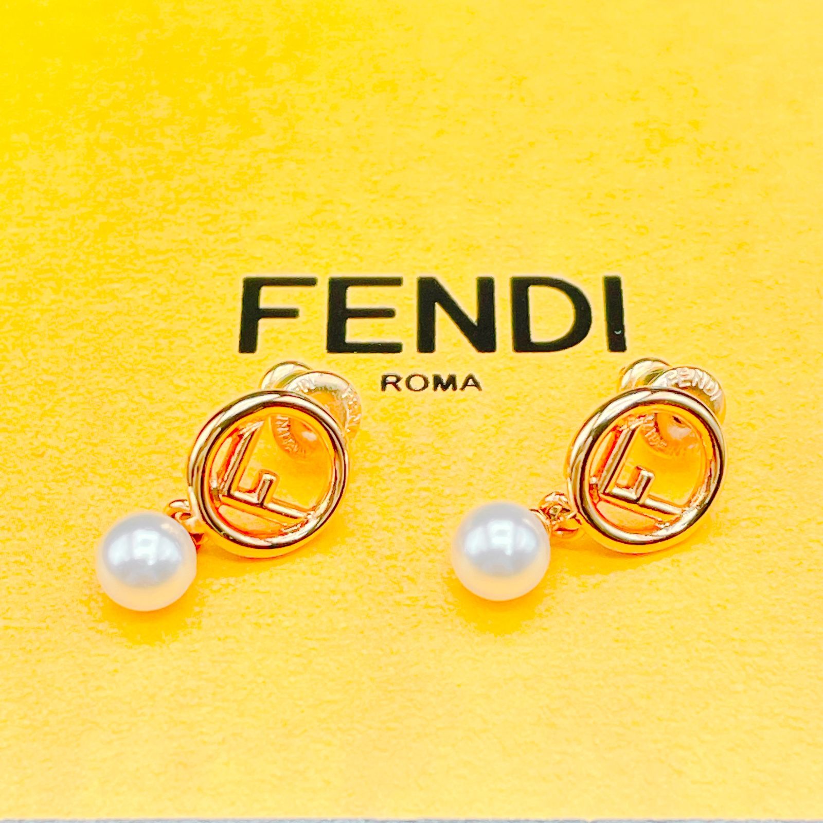 ◇フェンディ◇FENDI エフイズフェンディ ピアス パール ゴールド