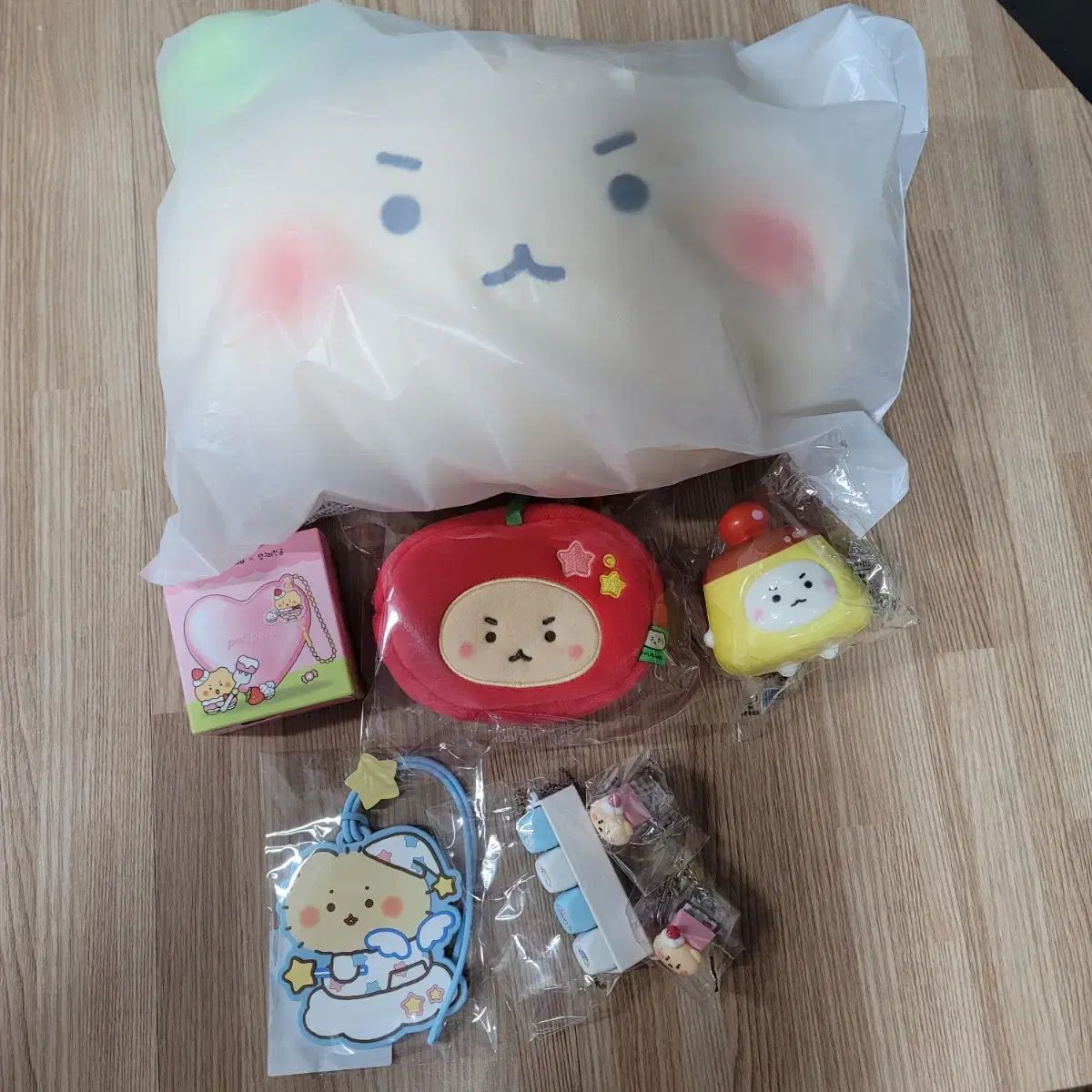 まとめ売り OLIVE YOUNG オリーブヤング 壊れたクマ クッションブランケット キーキャップ キーホルダー プリン