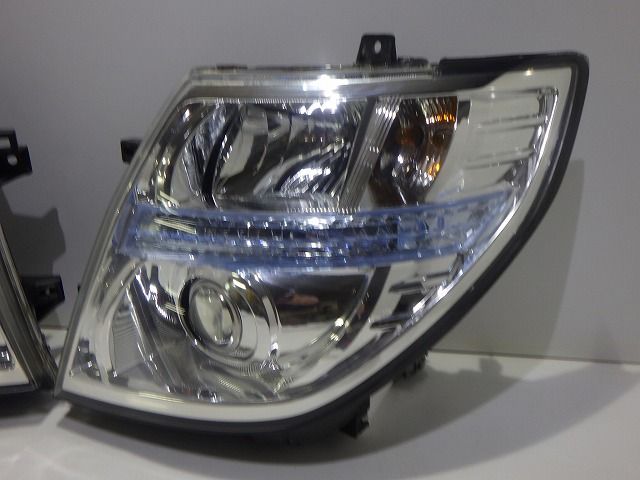 車 エルグランド 左 ブルー ヘッドライト HID KOITO 100-24852
