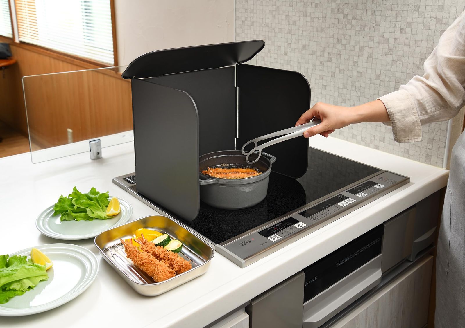 オークス レイエ Leye コンパクト 4面 レンジ ガード 日本製 上面 油ハネ をしっかりブロック たためる 分解 フッ素樹脂加工 お手入れしやすい LES 3229