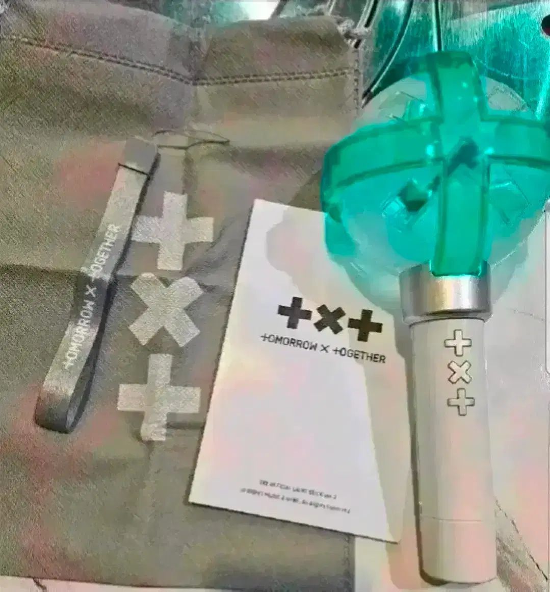 【X出品】ペンライトまとめ売り 新品) TOMORROW X TOGETHER(TXT) ペンライト Ver 2 + トレカ セット