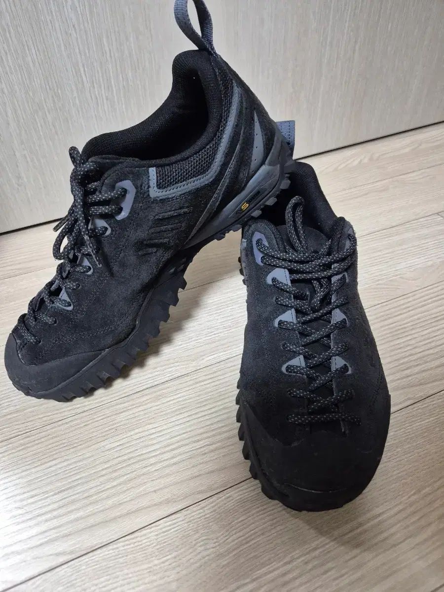 24年 BLACK YAK ヨークシャー登山靴 Classic スニーカー 260