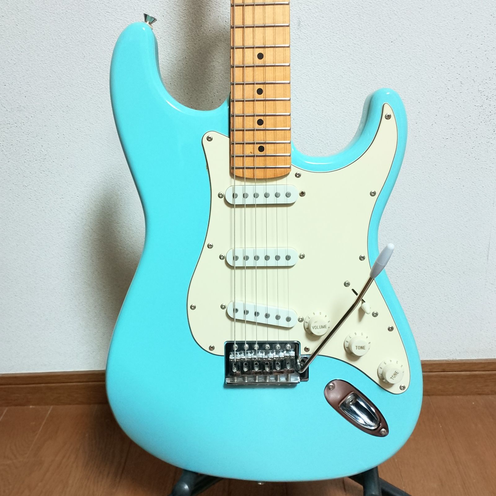 BUSKER'S ストラトキャスタータイプ エレキギター ソニックブルー