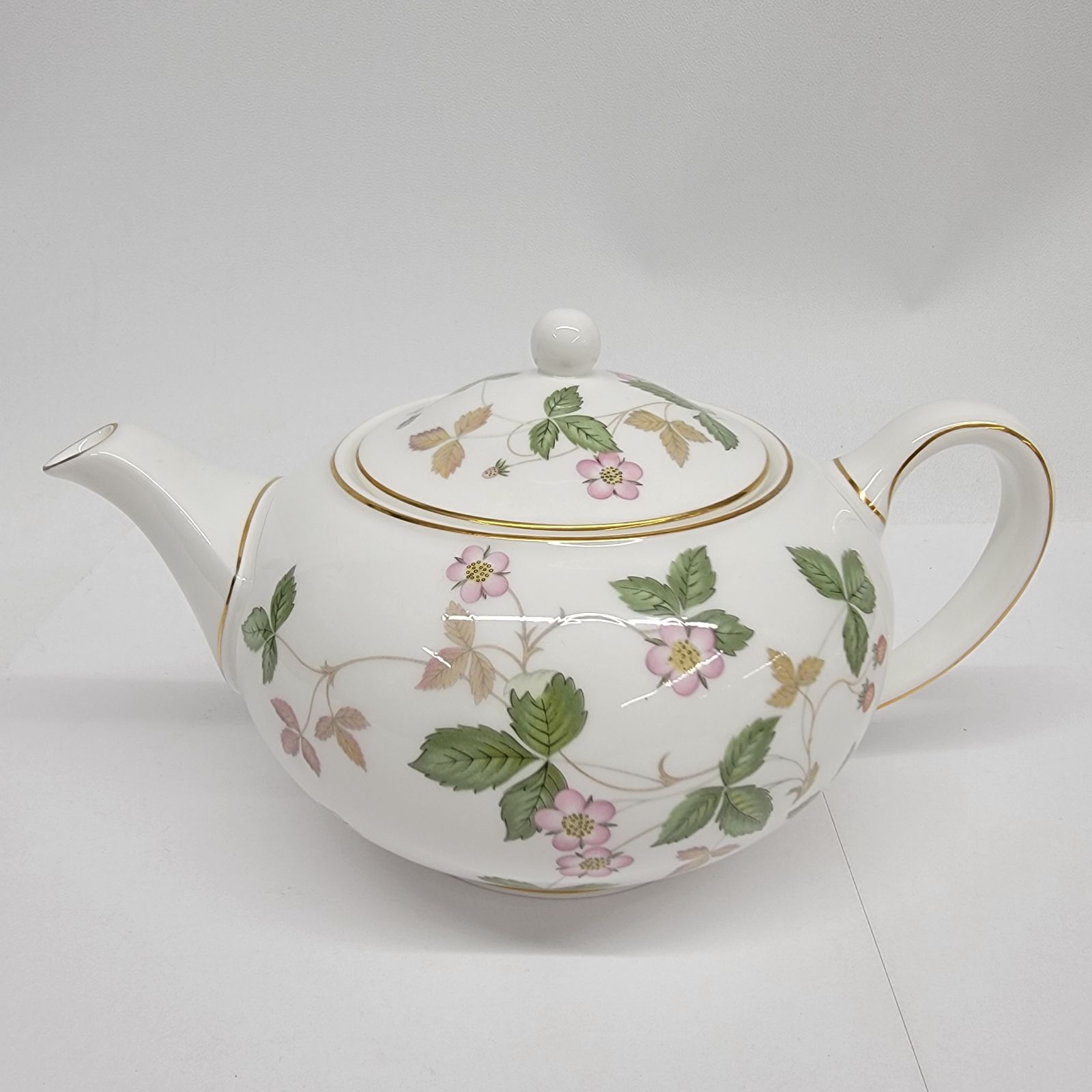 1662 ウェッジウッド ワイルドストロベリー ティーポット シュガーポット クリーマー カップ＆ソーサー プレート 7点セット