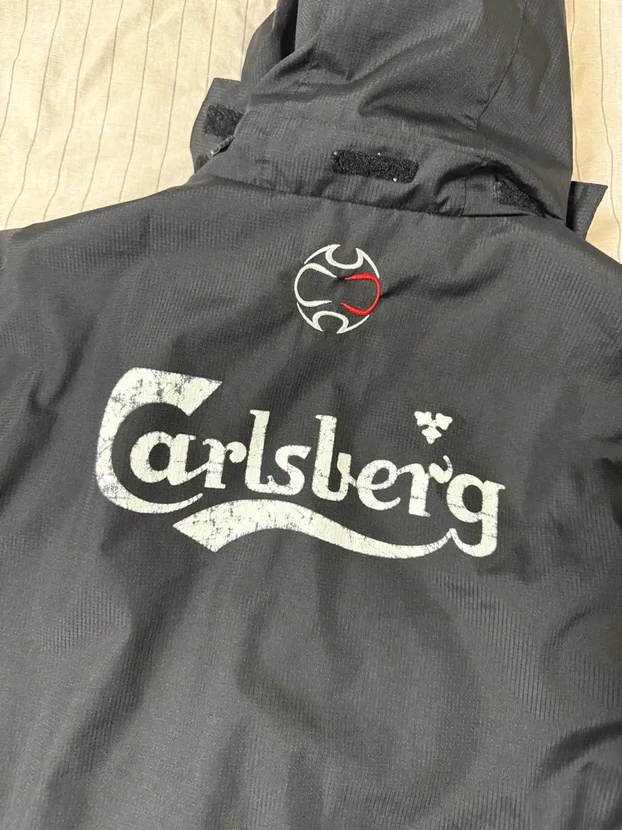アディダス リヴァプール Carlsberg ウィンドブレーカー - メルカリ