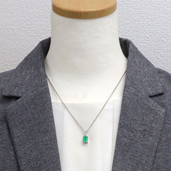 Pt900 エメラルド ダイヤモンド ペンダントトップ 1.20ct D0.15ct 
