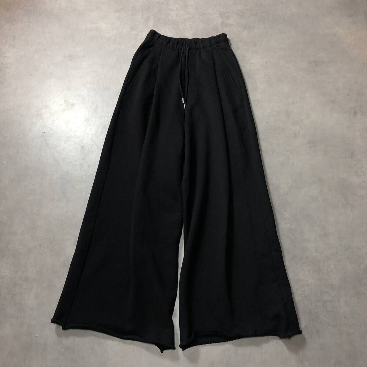 DRIES VAN NOTEN カットオフスウェット ギャザー ブラック ライカ GQ4717◇DRIES VAN NOTEN : ワイドレッグ タック スウェットパンツ