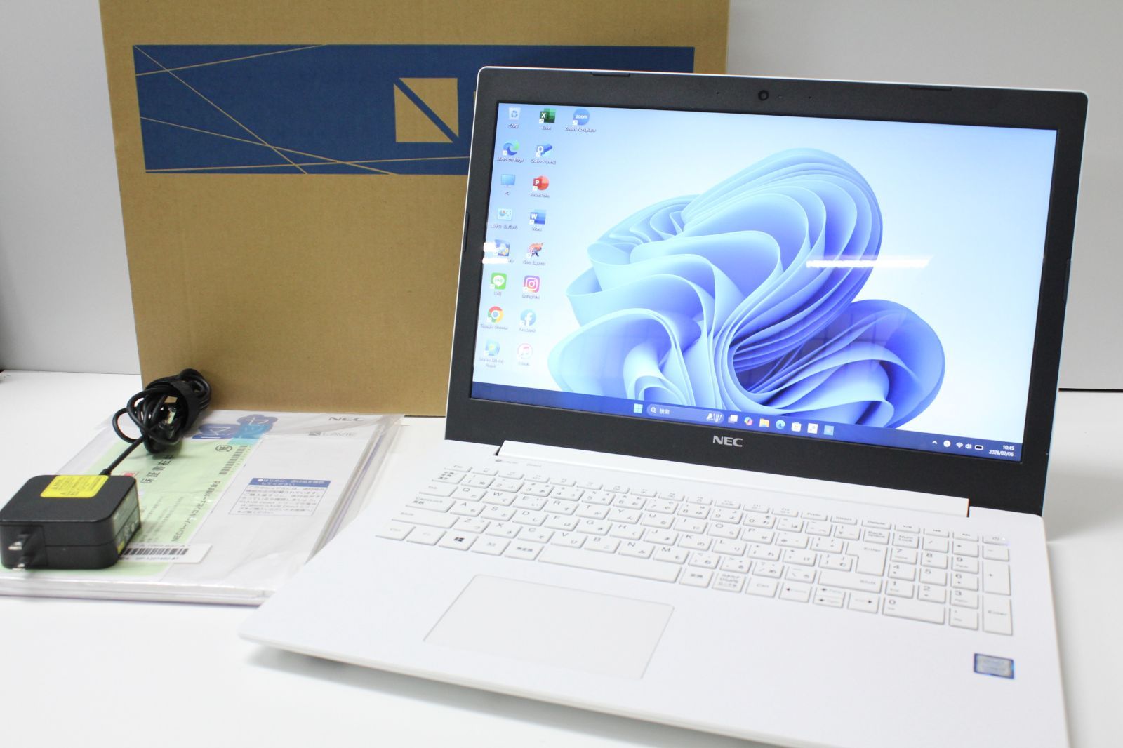 パソコン NEC LAVIE Direct PM☆Core i7-1165G7 2.8GHz☆メモリ 16GB