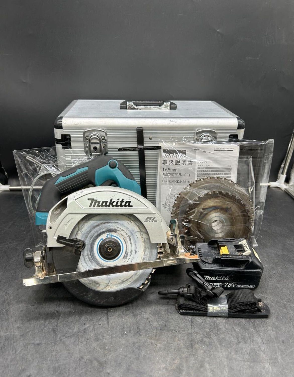 2563 makita マキタ 165 mm 充電式丸のこ HS 610 D 電動工具 丸ノコ バッテリー付 BL 1860 B