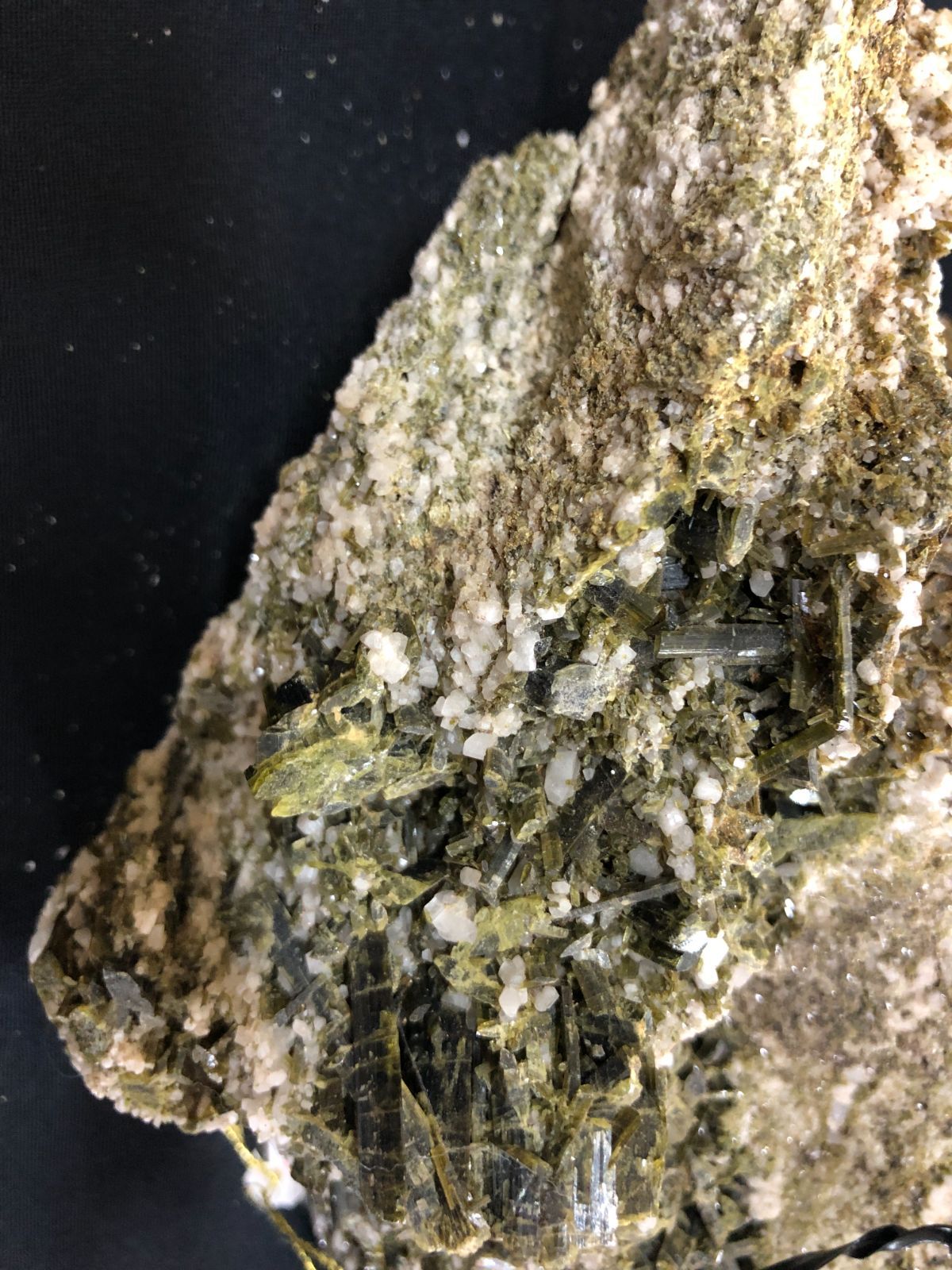 Epidoteエピドート原石BOX