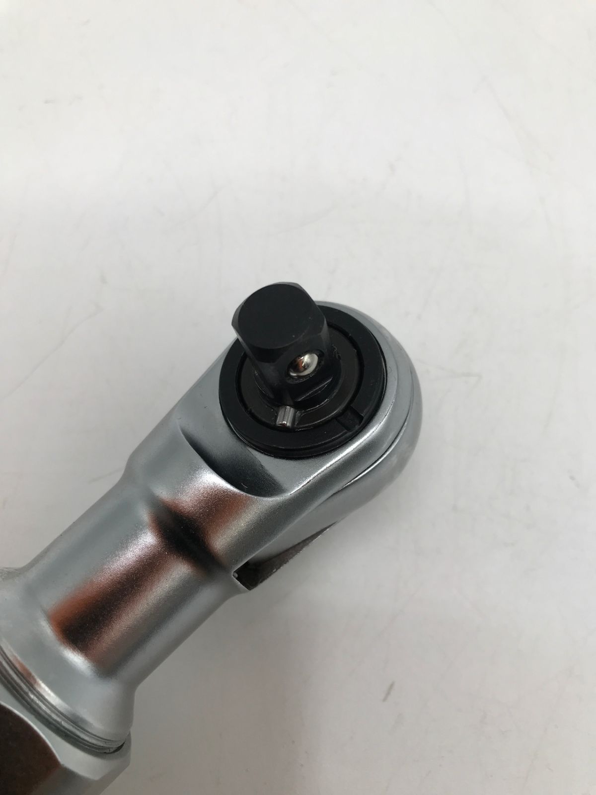 コードレスラチェットレンチ