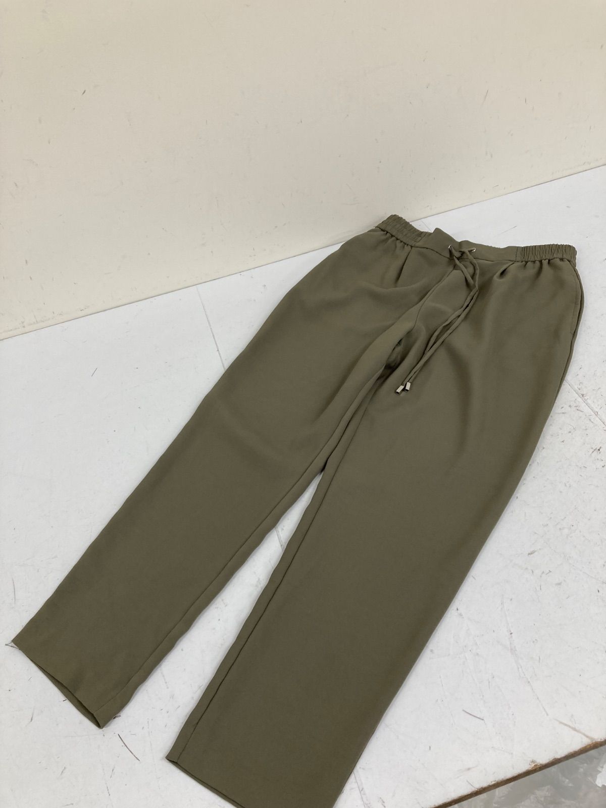 ⭐︎カーキベージュ1 送料無料☆ZARA ザラ☆ ゴムパンツ テーパードパンツ ボトムス☆カーキ