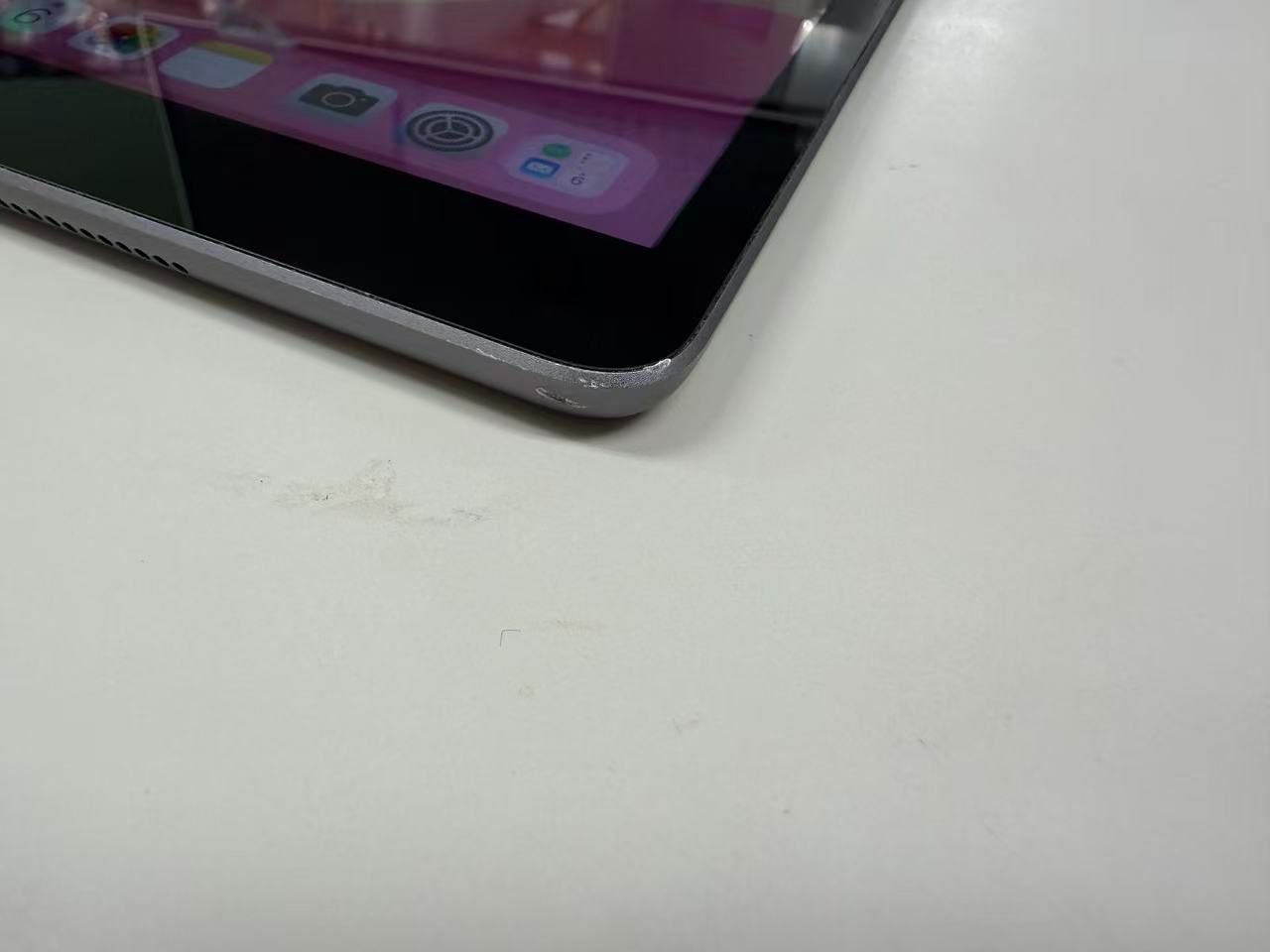 電池96% SIMフリーiPad (第7世代) 32GB スペースグレ - メルカリ