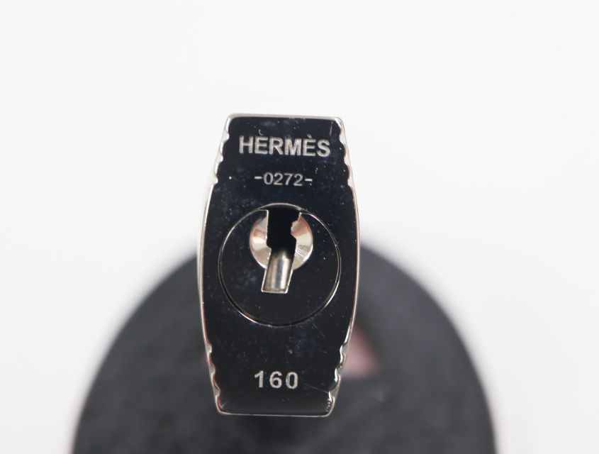 エルメス HERMES プティアッシュ マイヨン アンシェネ カデナ付き PETIT H H10691K8 パープル 美品 バッグチャーム エルメス HERMES プティアッシュ マイヨン アンシェネ カデナ付き