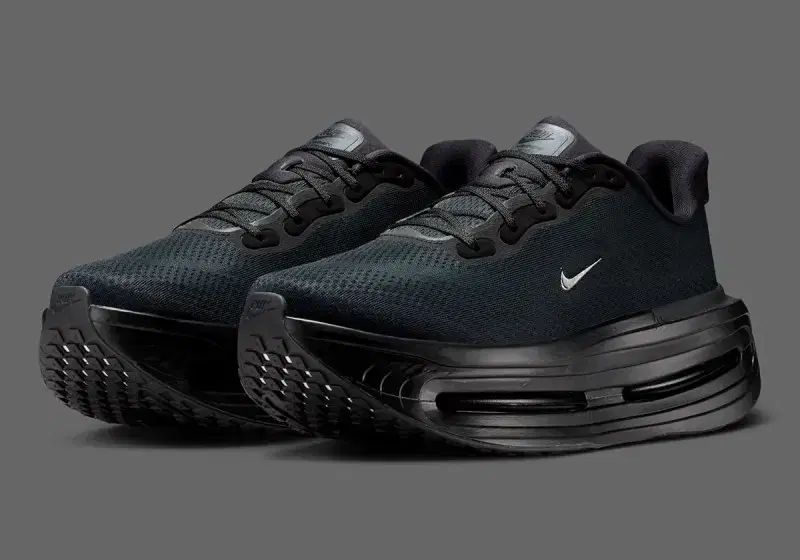 ナイキ ボメロ ム SP オールブラック 275