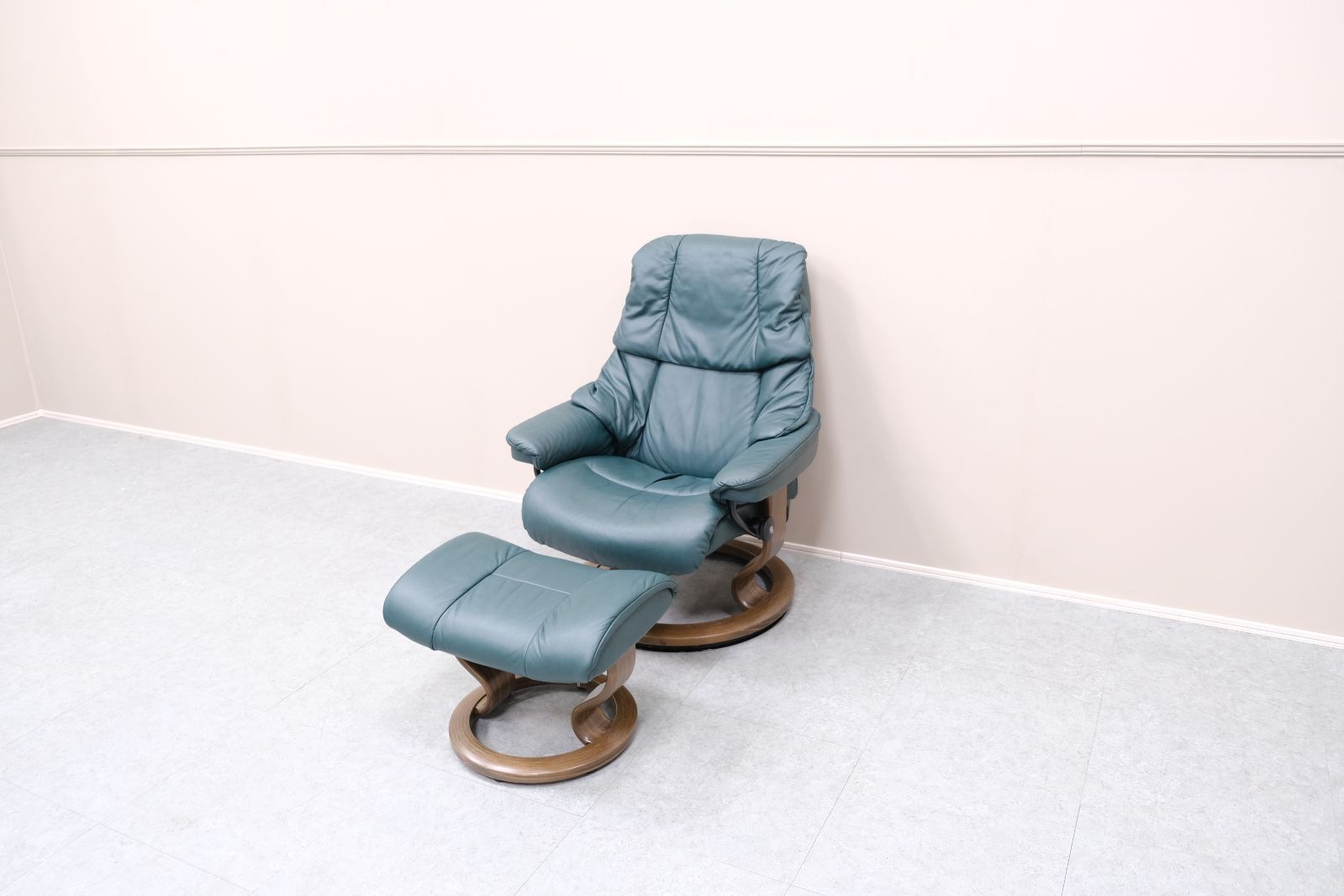 展示極美品EKORNES エコーネス リクライニングチェア Reno レノ M 