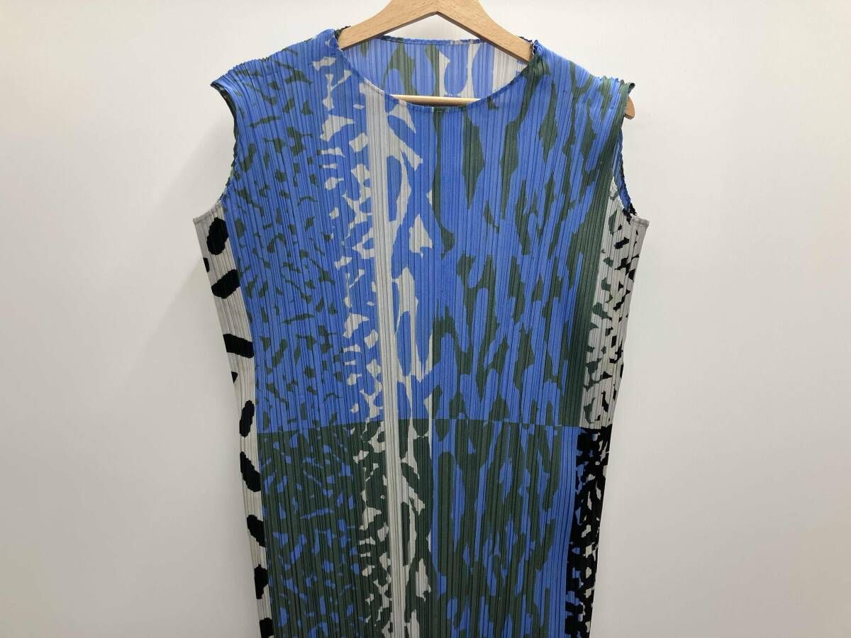 プリーツプリーズ　ワンピース PLEATS PLEASE ISSEY MIYAKE プリーツプリーズ イッセイミヤケ 総柄