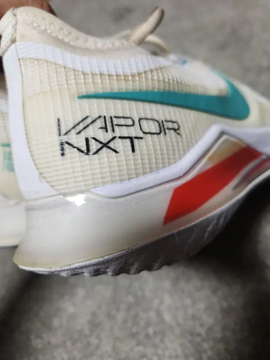 NIKE (ナイキ) Vapor (ヴェイパー) NXT 白 (ホワイト) テニスシューズ