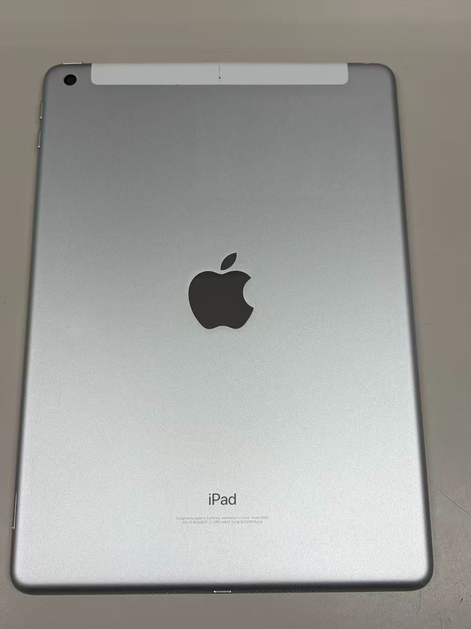 電池96% SIMフリーiPad (第5世代) 32GB シルバー - メルカリ