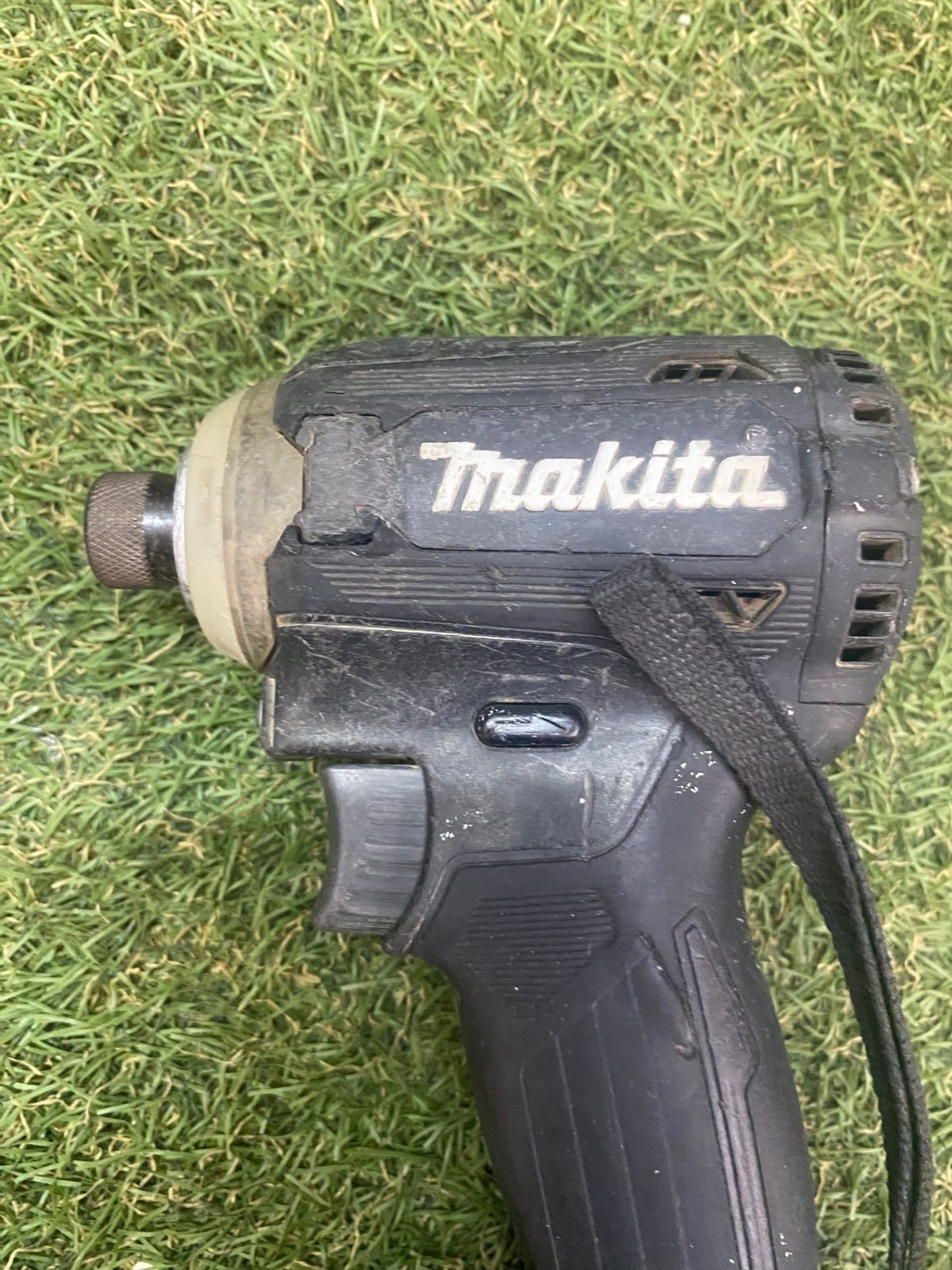 品 0906 makita マキタ 18 v充電式インパクトドライバ 黒 本体のみ