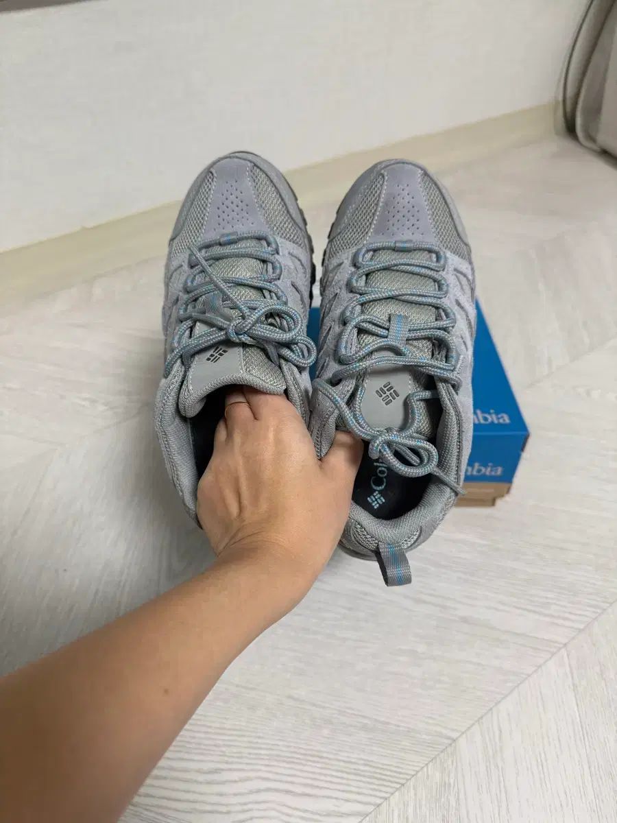 コロンビア ウォータータフ ループ サン 판 240